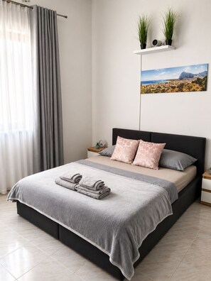 Internet, bed sheets - Cinema Apartment • 5 Guests • Near Beach Trapani (Sicily)