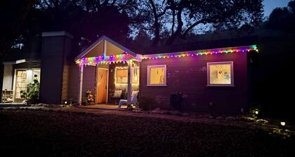 Cozy River Getaway in Sunny Carmel Valley Village. Pet Friendly!