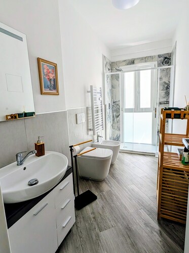 Sea view house with bathing establishment included for 6 people, with garden