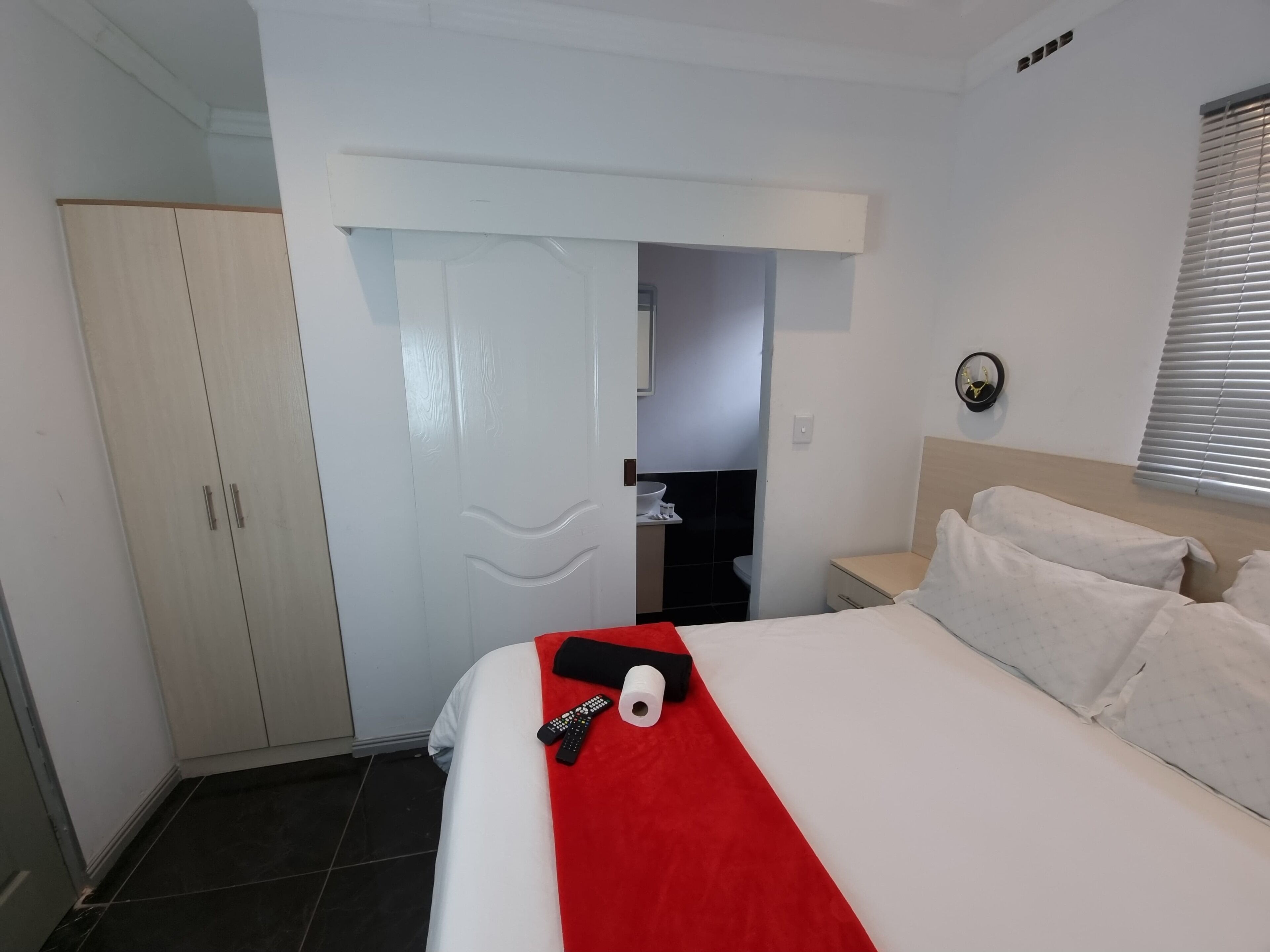 Desk, laptop workspace, iron/ironing board, free WiFi