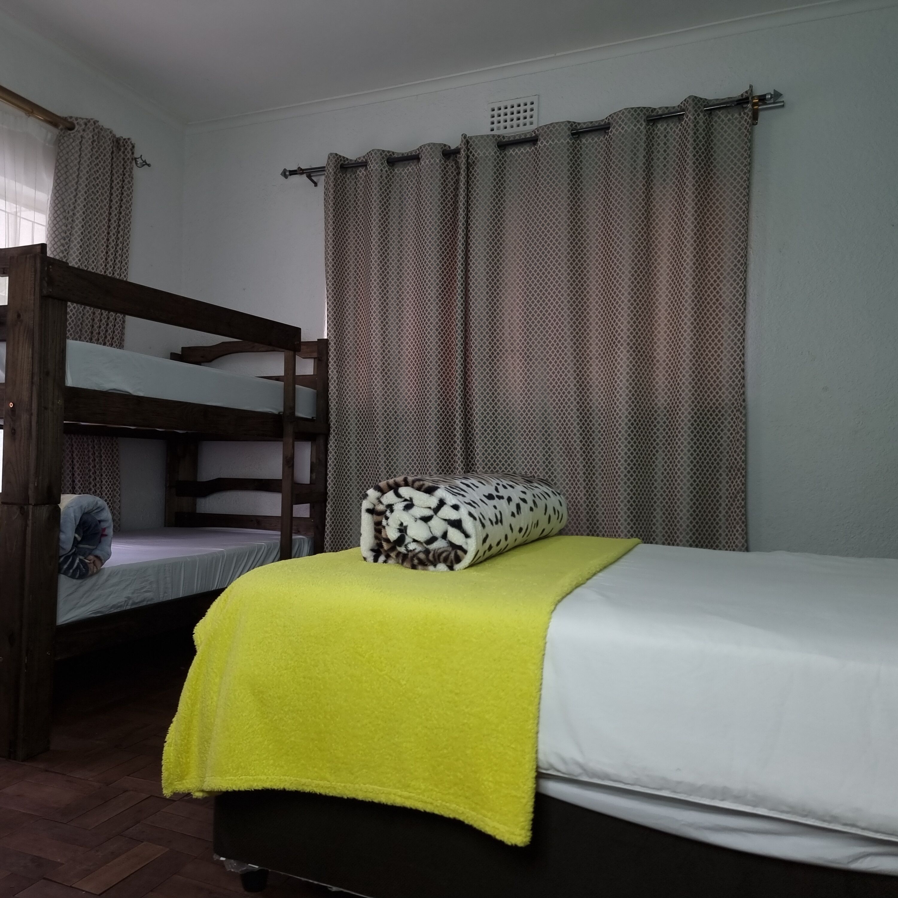 Desk, laptop workspace, iron/ironing board, free WiFi