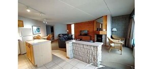 Living area - Two Bedroom condo Georgian bay - Royal Harbour Resort Thornbury Ontario (Thornbury)