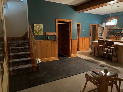 Stunning 4BR Ontario Lake House