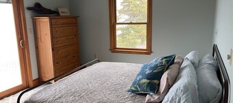 Stunning 4BR Ontario Lake House