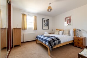 Iron/ironing board, free WiFi, bed sheets - Sahara Park (No 11) | Elie (Elie)