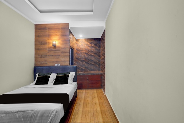 Deluxe Double Room | Premium bedding, WiFi (free), bed sheets