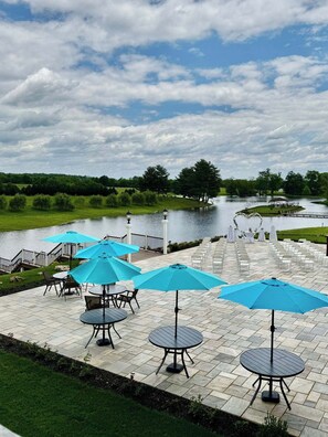Outdoor dining - Peaceful Lakefront 1BR 1 Full Bath w/ Private Island Access & Breakfast Included (Purcellville)