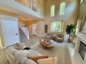 Living area - Spacious 5-bedroom house FIFA World Cup 2026 ready! (Los Angeles)