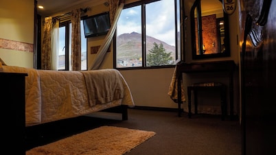 Cerro Rico Hotel with Garage - Breakfast Included
