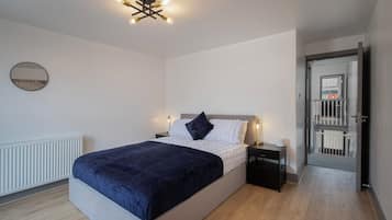 2 dormitorios, tabla de planchar con plancha, wifi y ropa de cama