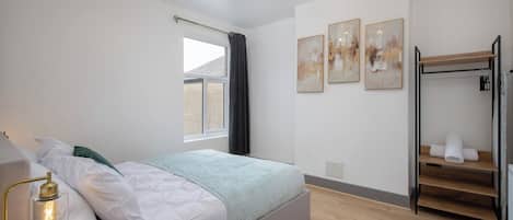 2 bedrooms, iron/ironing board, WiFi, bed sheets