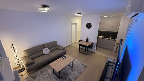 Cozy 1-bedroom building apartment in welcoming Kostajnica with AC