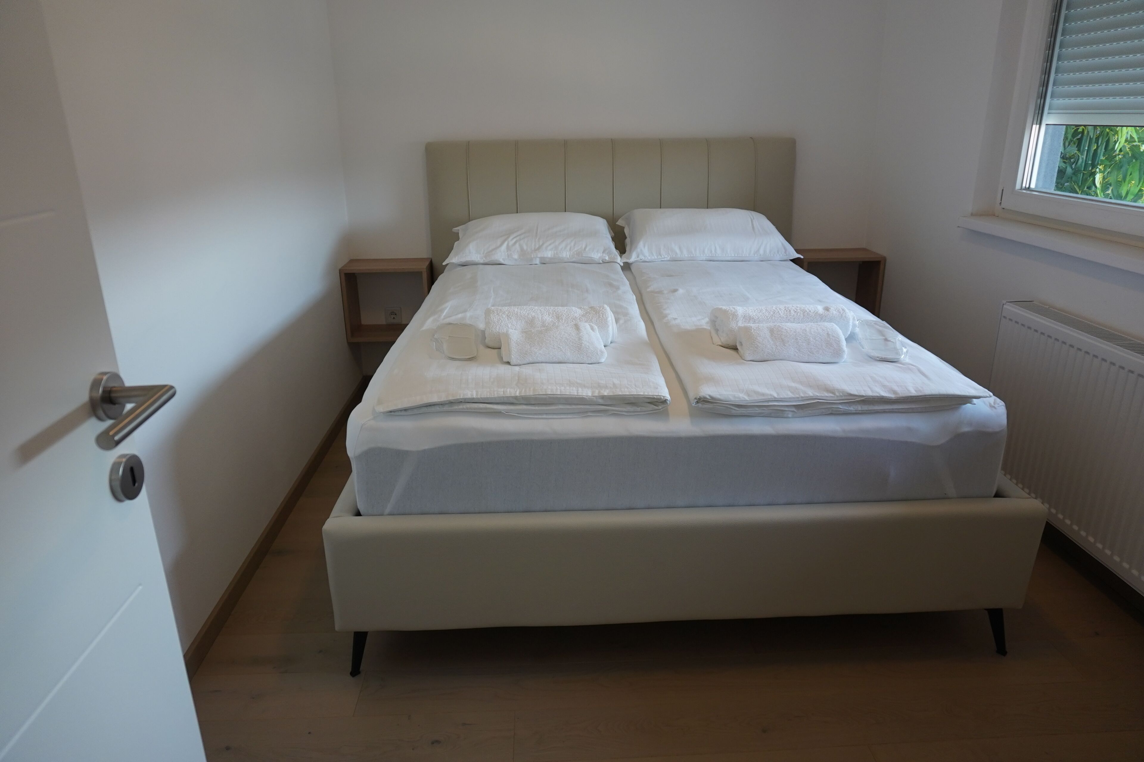 1 habitación, tabla de planchar con plancha, internet y ropa de cama 
