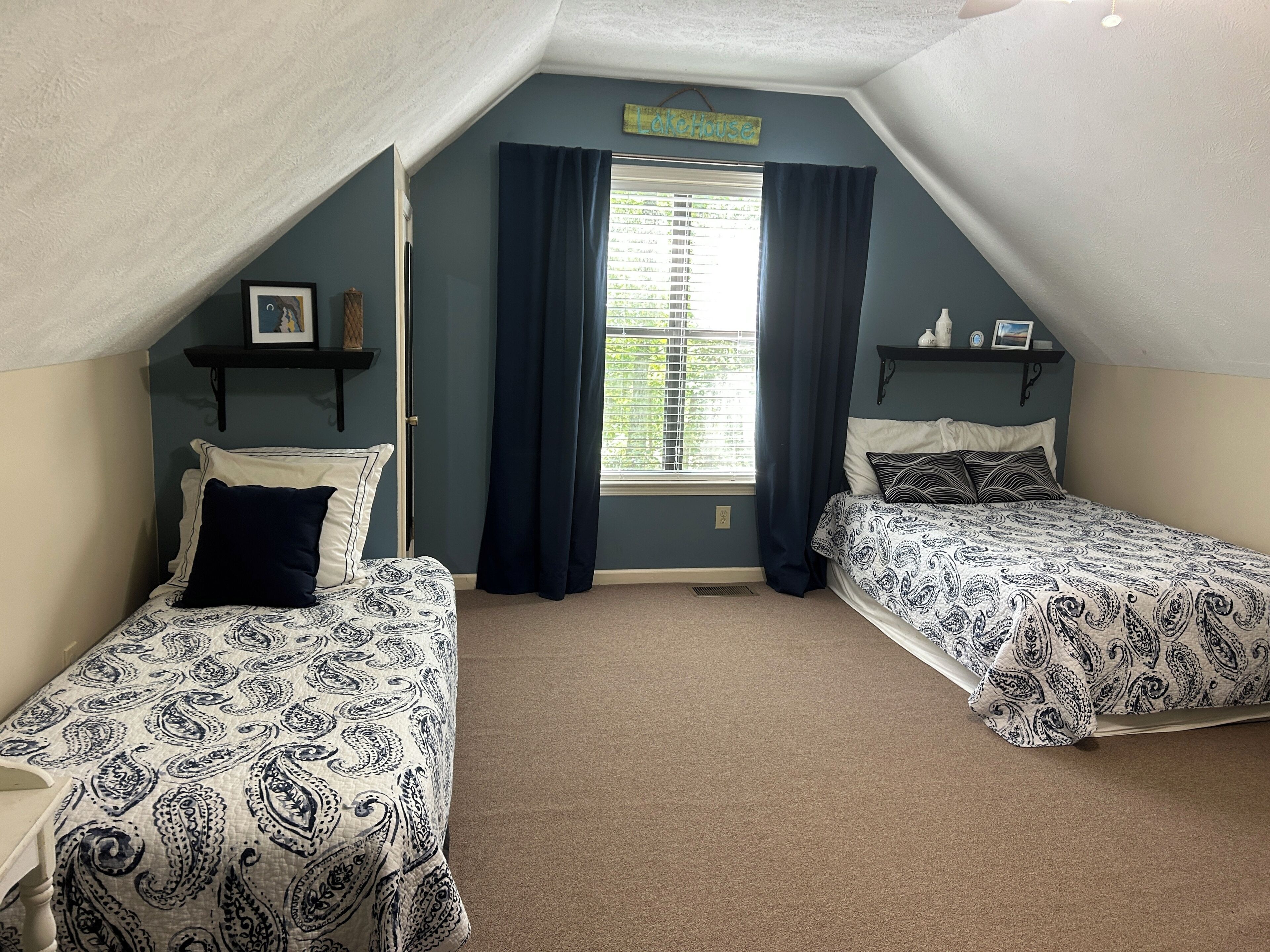 3 bedrooms, iron/ironing board, travel crib, free WiFi