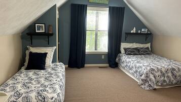 3 bedrooms, iron/ironing board, travel crib, free WiFi