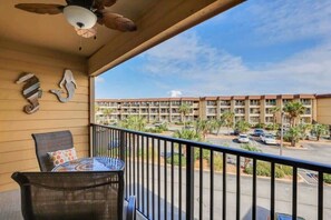 Property grounds - Modern Ocean Oasis - Private Beach • Pool • OceanViews (Hilton Head Island)