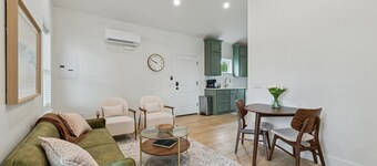 Cozy and Modern 1-bedroom house in Edmond