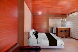 Suite Deluks | Seprai premium, Wi-Fi gratis, dan seprai linen