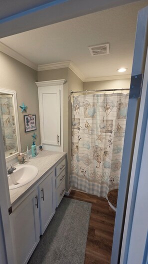 Hair dryer, towels, soap, toilet paper - Your Stuart Oasis (Stuart)