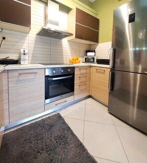 Private kitchen - jim villa2 family apartment wi-fi 500 starling we accept pets (killini)