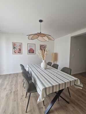 Dining - Ty cocon, quiet family home - near Gulf of Morbihan (Colpo)