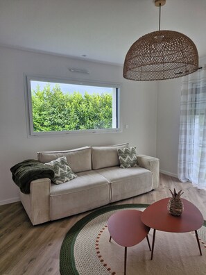 Living area - Ty cocon, quiet family home - near Gulf of Morbihan (Colpo)