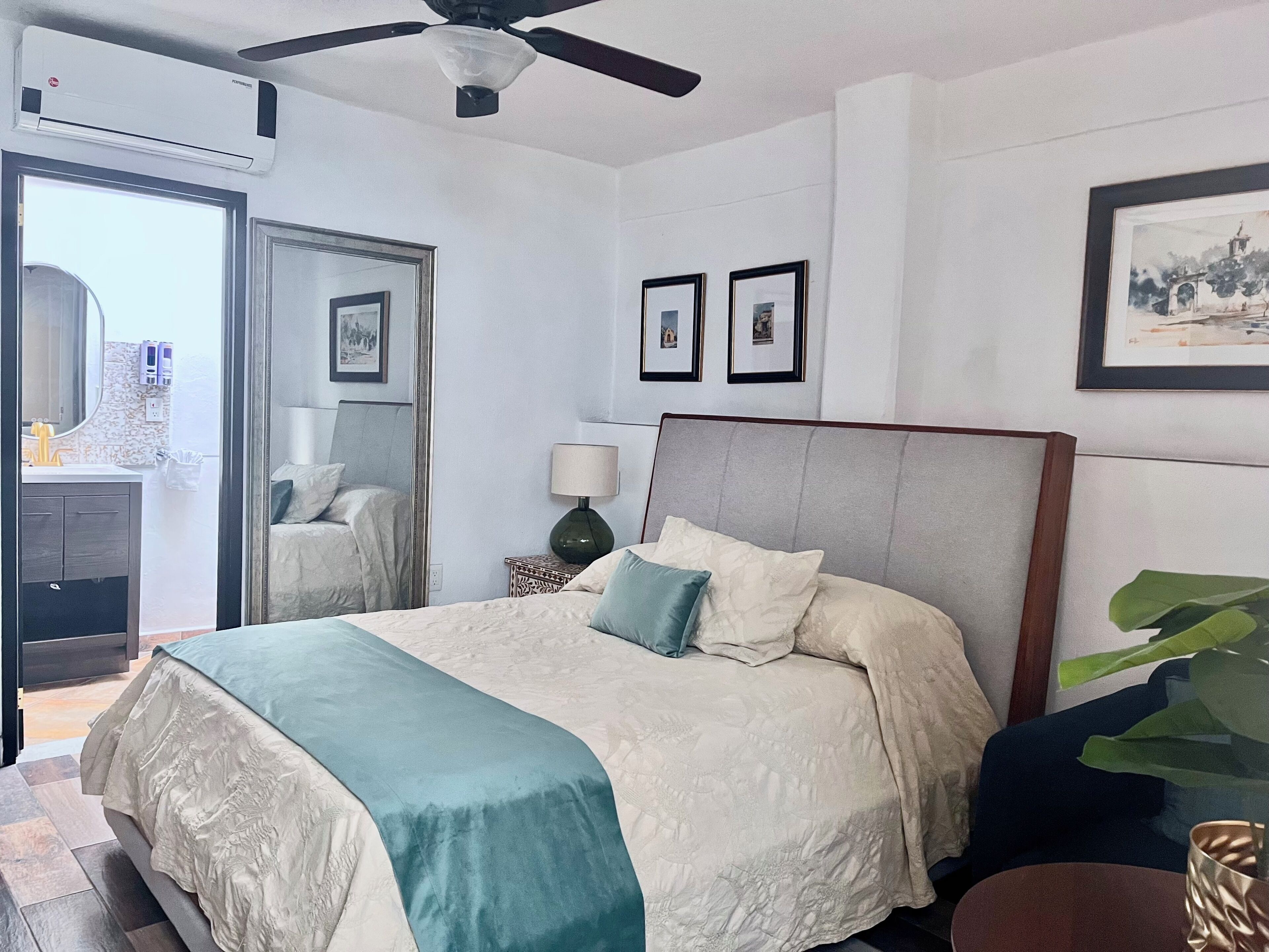 Standard Single Room, 1 Queen Bed, Private Bathroom, Garden View | In-room safe, desk, laptop workspace, blackout curtains