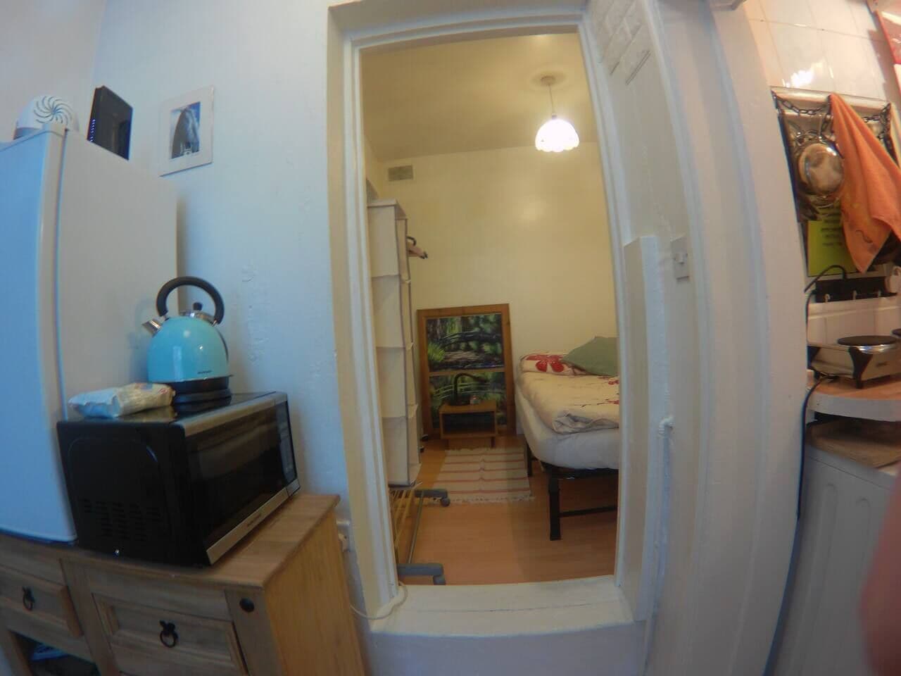 1 chambre, fer et planche à repasser, Wi-Fi, draps fournis