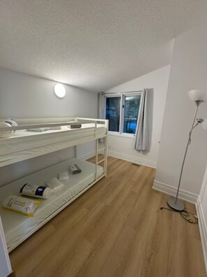 3 chambres, fer et planche à repasser, Wi-Fi gratuit, draps fournis