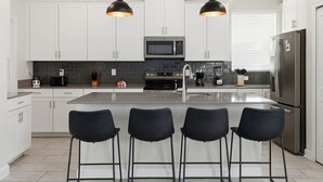 ハウス (5 Bedrooms) | 専用キッチン | 電子レンジ、オーブン、コンロ、食器洗い機