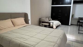 1 bedroom, iron/ironing board, WiFi, bed sheets