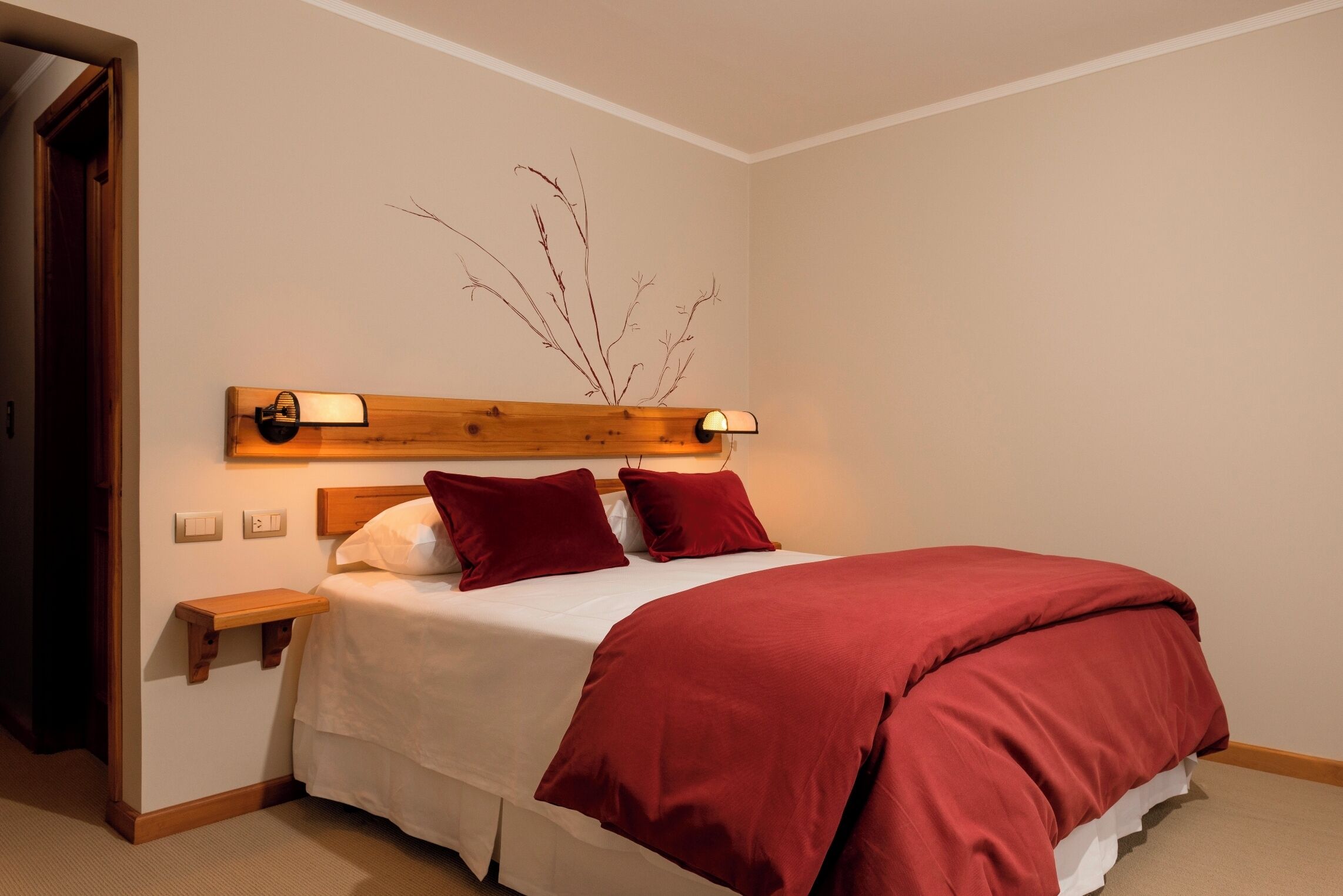 In-room safe, free WiFi, bed sheets