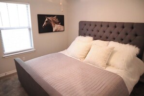 2 habitaciones, tabla de planchar con plancha y acceso a internet 