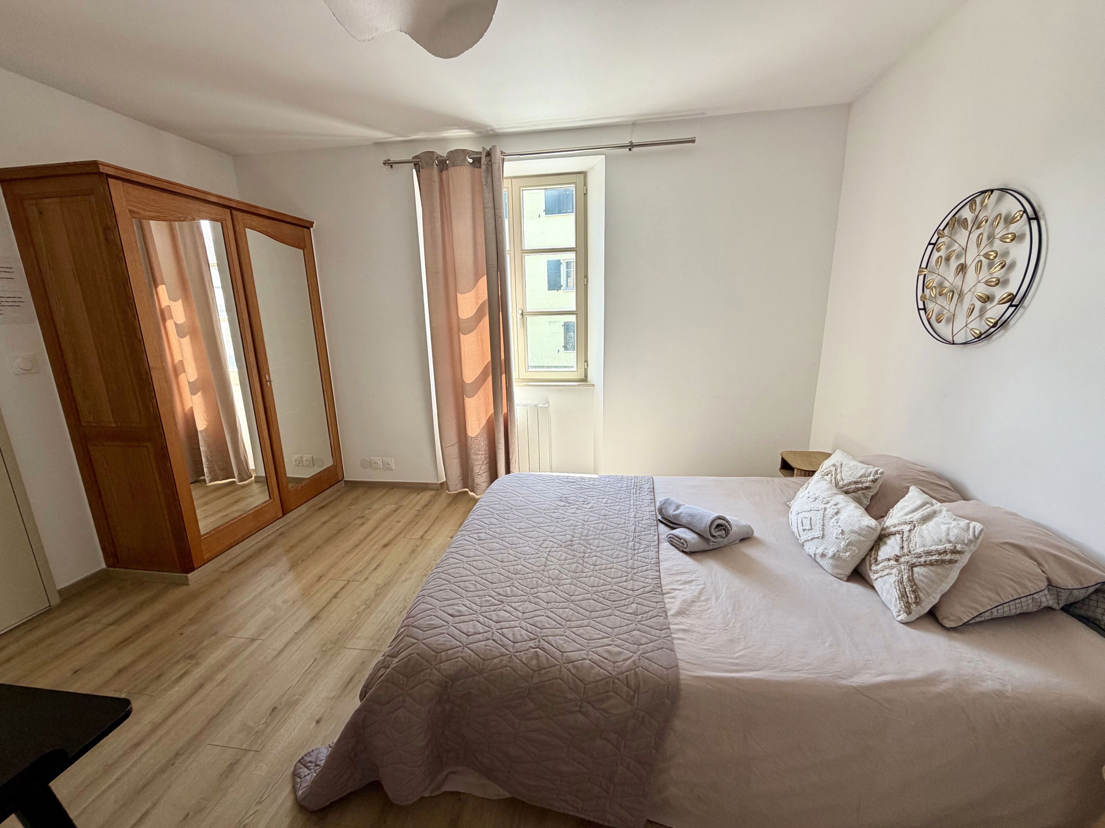 Habitación doble Confort | Insonorización y wifi gratis 