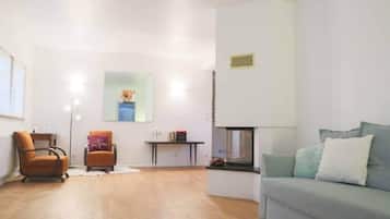 Deluxe Apartment | Living area