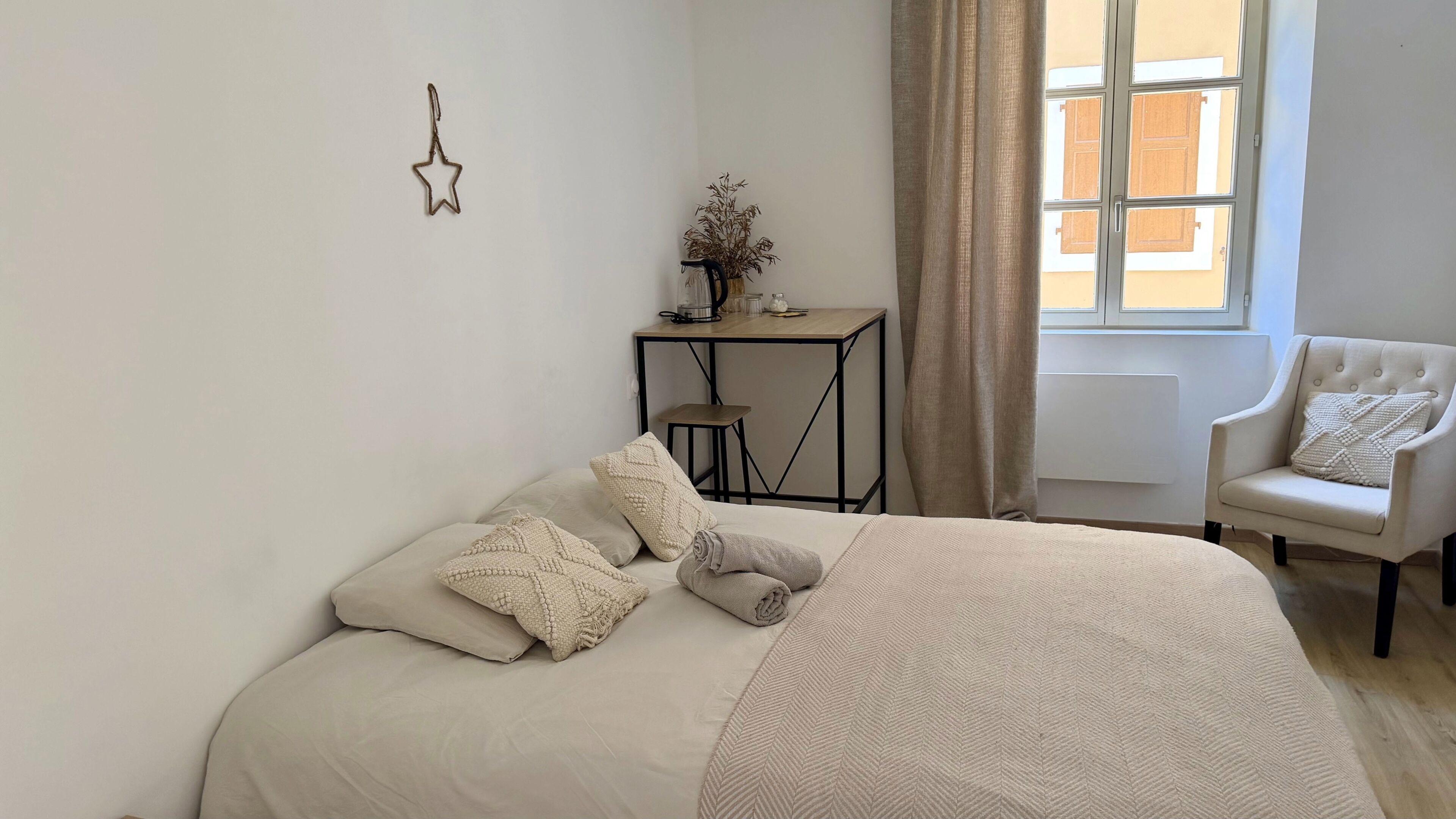 Habitación doble Confort | Insonorización y wifi gratis 
