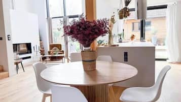 Apartment, Gartenblick | Speisen