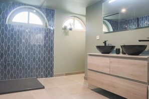 Departamento, vista al patio | Baño