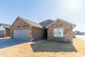 Exterior - The Carlisle - 3BR/2BA - Family Friendly New Build (Lubbock)