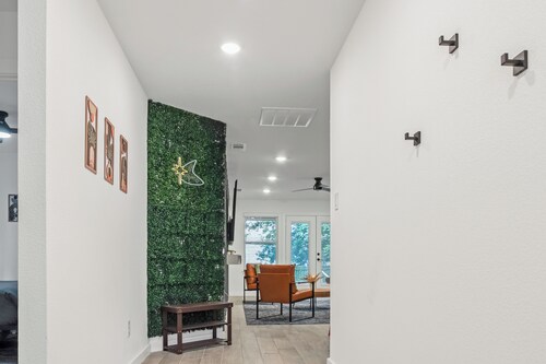 Hidden Lake Gem Arcade Stay