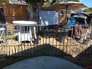 Property grounds - Baldwin Hills Bed and Breakfast (Los Angeles)