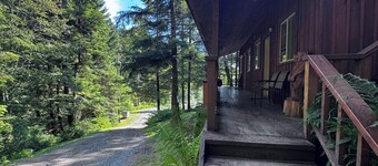 Serene cabin in beautiful Thorne Bay, perfect for relaxing
