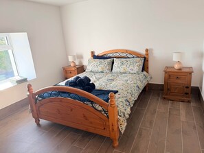 3 bedrooms, free WiFi, bed sheets