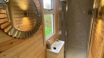 Dusche, Handtücher, Seife, Toilettenpapier