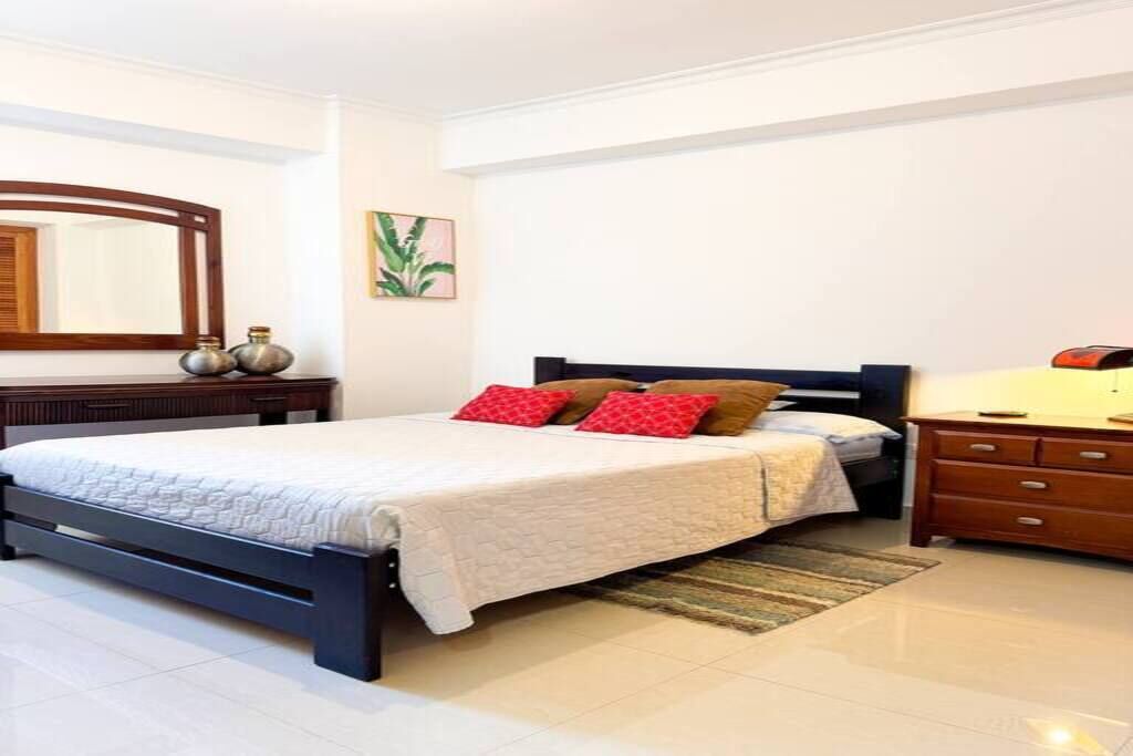 3 bedrooms, iron/ironing board, Internet, bed sheets