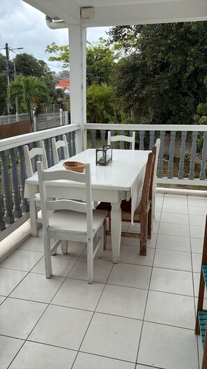 Outdoor dining - Vrbo Property (Le Robert)