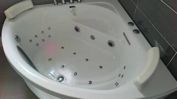 Toallas, jabón, papel higiénico