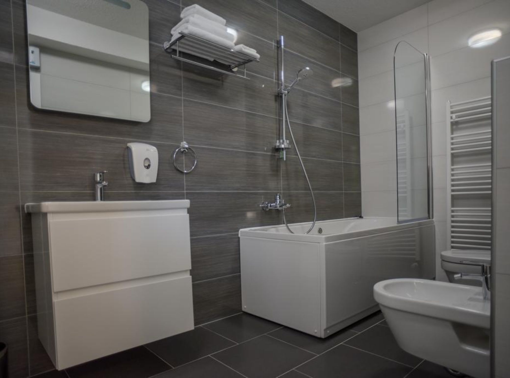 Quarto casal (Double Room) | Banheiro | Toalhas de banho 