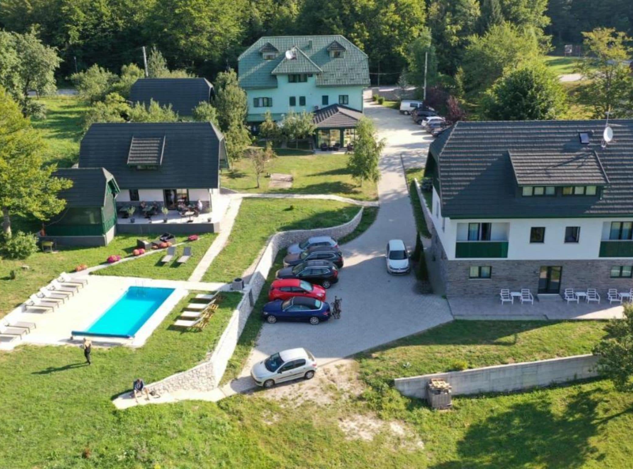 Zweibettzimmer (Twin Room) | Parkplätze | Parken ohne Service (kostenlos)
