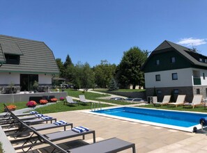 6 piscinas al aire libre, sillones reclinables de piscina